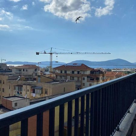 Attico Luminoso Ed Accogliente In Zona Centrale Apartman Alghero Kültér fotó
