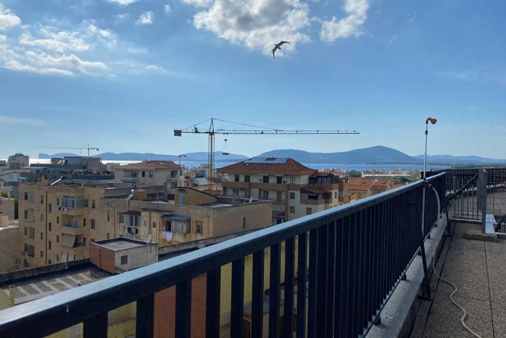 Attico Luminoso Ed Accogliente In Zona Centrale Apartman Alghero Kültér fotó