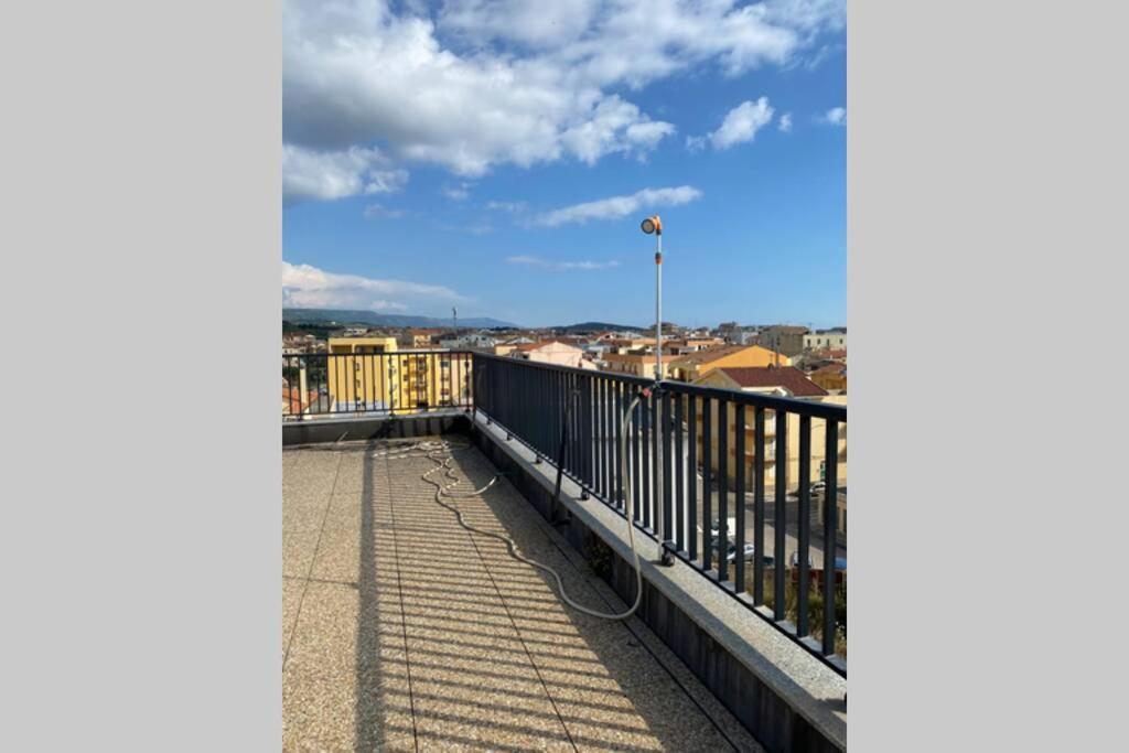 Attico Luminoso Ed Accogliente In Zona Centrale Apartman Alghero Kültér fotó