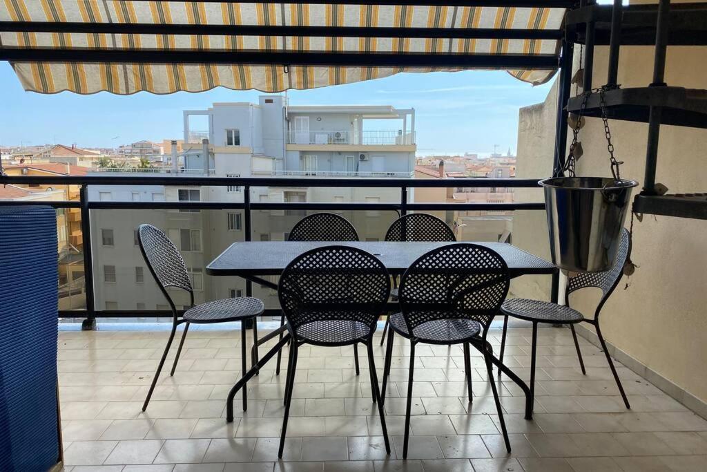 Attico Luminoso Ed Accogliente In Zona Centrale Apartman Alghero Kültér fotó